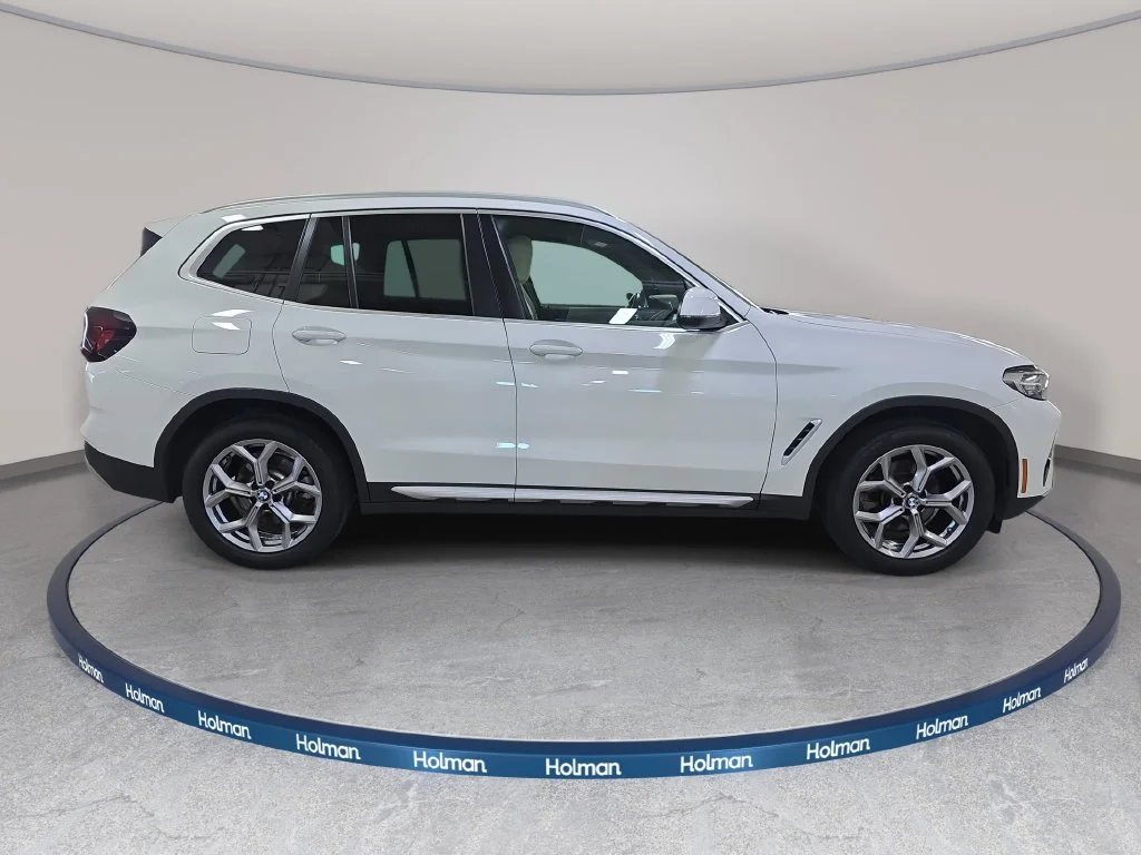 Used 2024 Alpine White BMW sDrive30i image 6