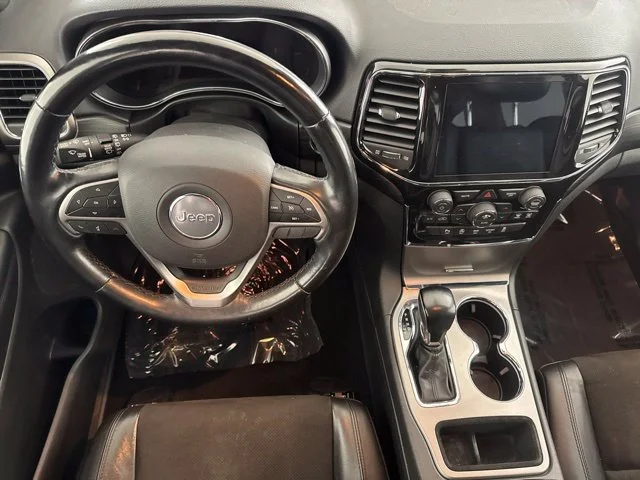 Used 2021 Red Jeep Laredo X image 28