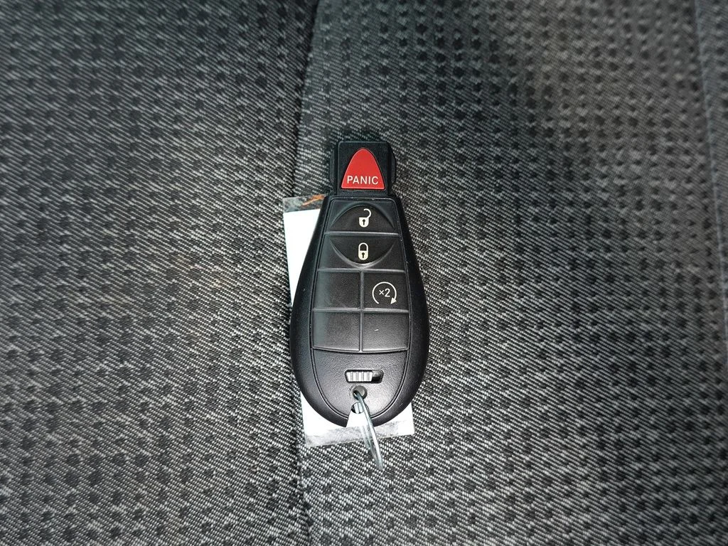 Used 2018 Red Ram SLT image 19