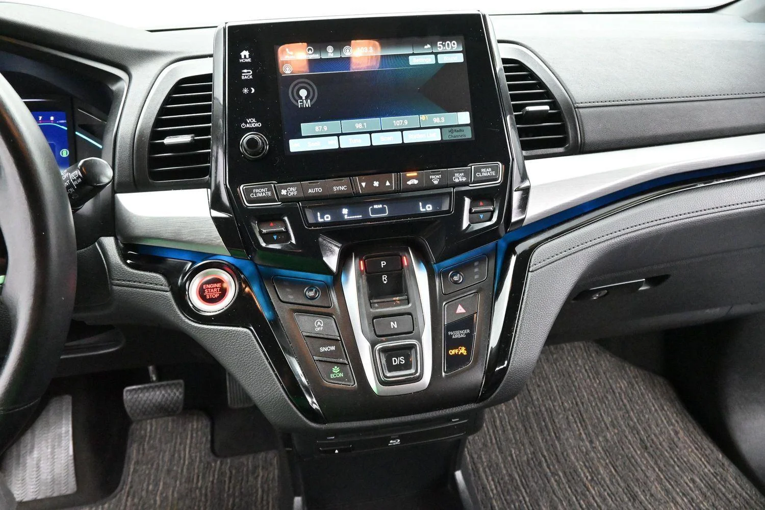 Used 2023 Modern Steel Metallic Honda Touring image 23