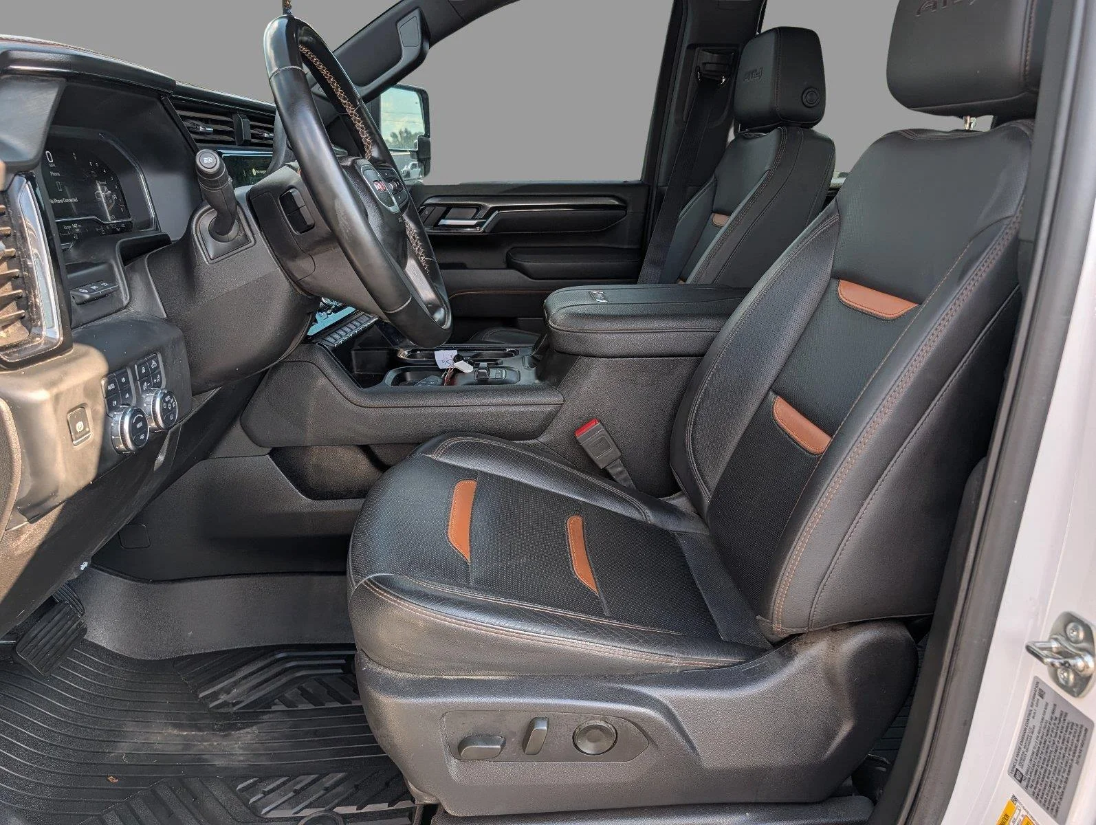 Used 2025 Summit White GMC AT4 image 12