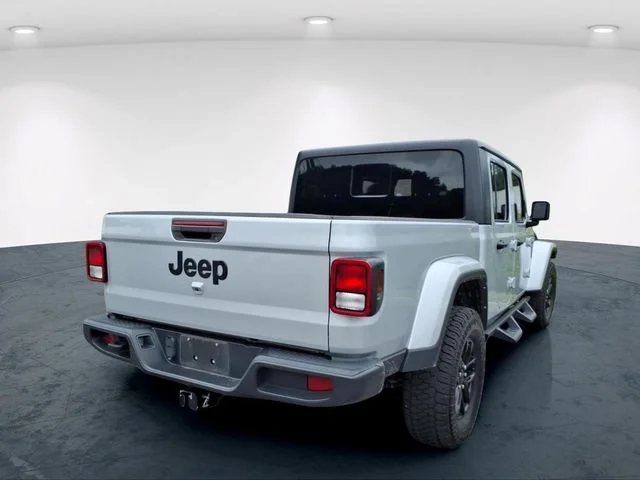 Used 2022 Silver Jeep Sport image 14