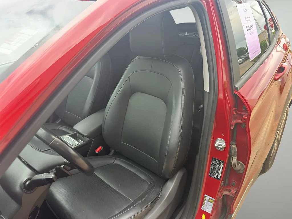 Used 2021 Pulse Red Hyundai Limited image 23
