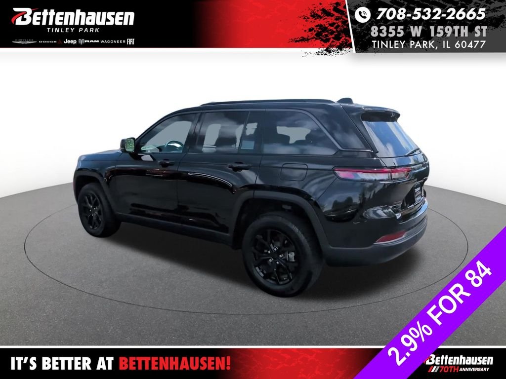 New 2026 Diamond Black Crystal Pearlcoat Jeep Altitude image 12