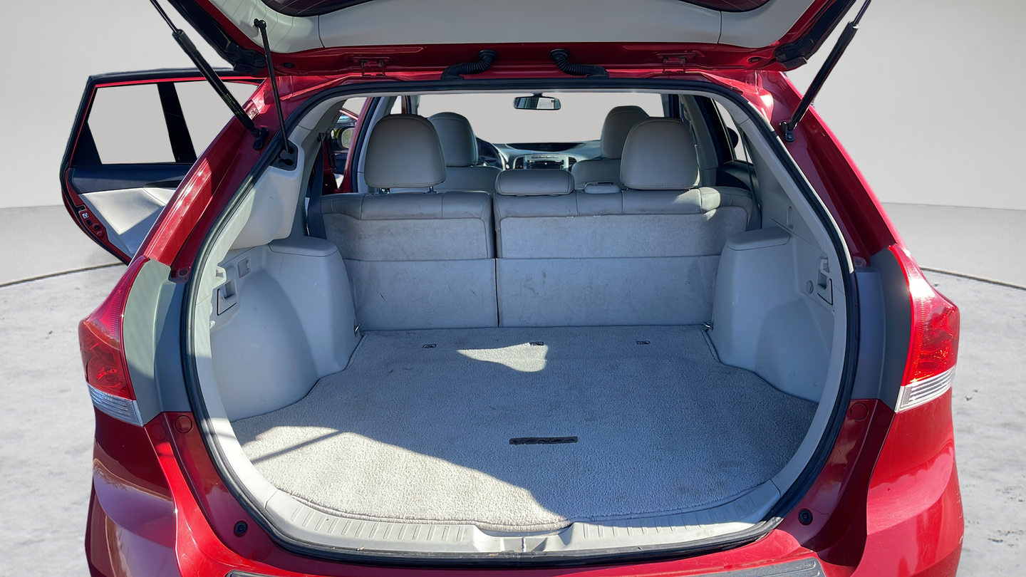Used 2012 Red Toyota XLE image 10