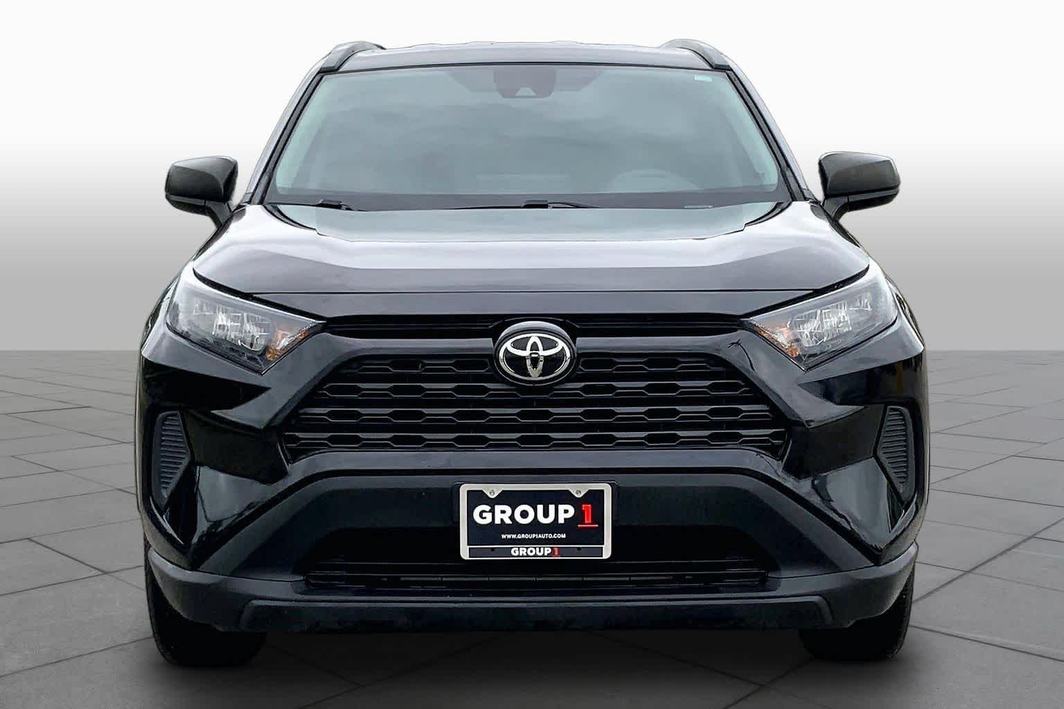 Used 2021 Midnight Black Metallic Toyota LE image 4
