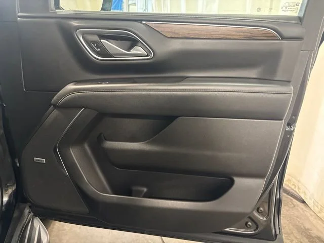 Used 2022 Black Chevrolet Premier image 38
