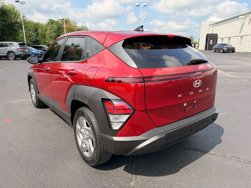 Used 2024 Red Metallic Hyundai SE image 5