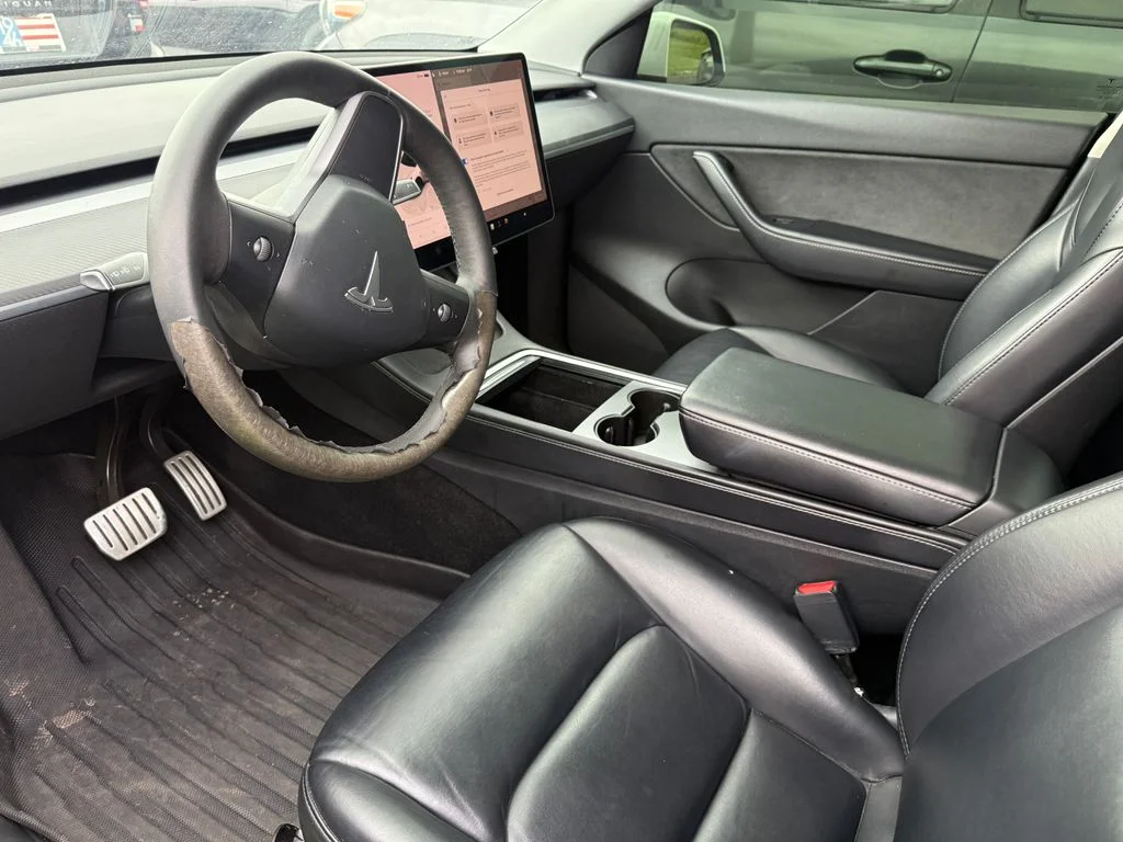 Used 2022 White Tesla Performance image 3
