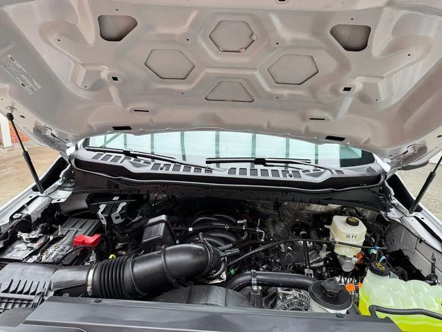 New 2026 Oxford White Ford F-450® XL image 28