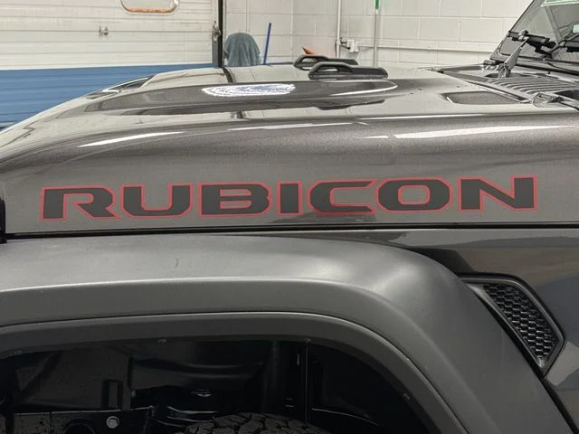 New 2026 Granite Crystal Metallic Clear-Coat Exterior Paint Jeep Rubicon image 35