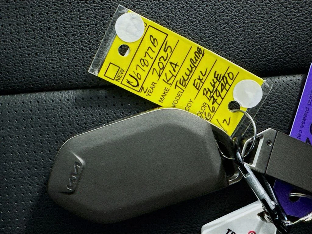 Used 2025 Black Kia EX image 39