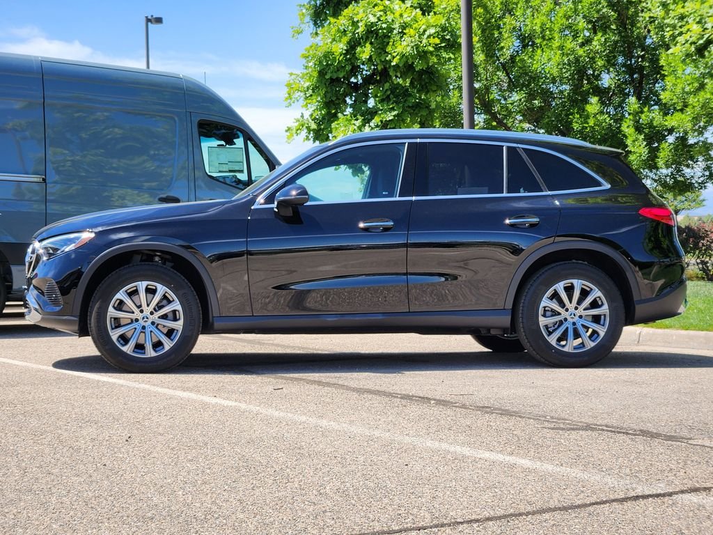 Certified Used 2026 BLACK Mercedes-Benz 300 image 5