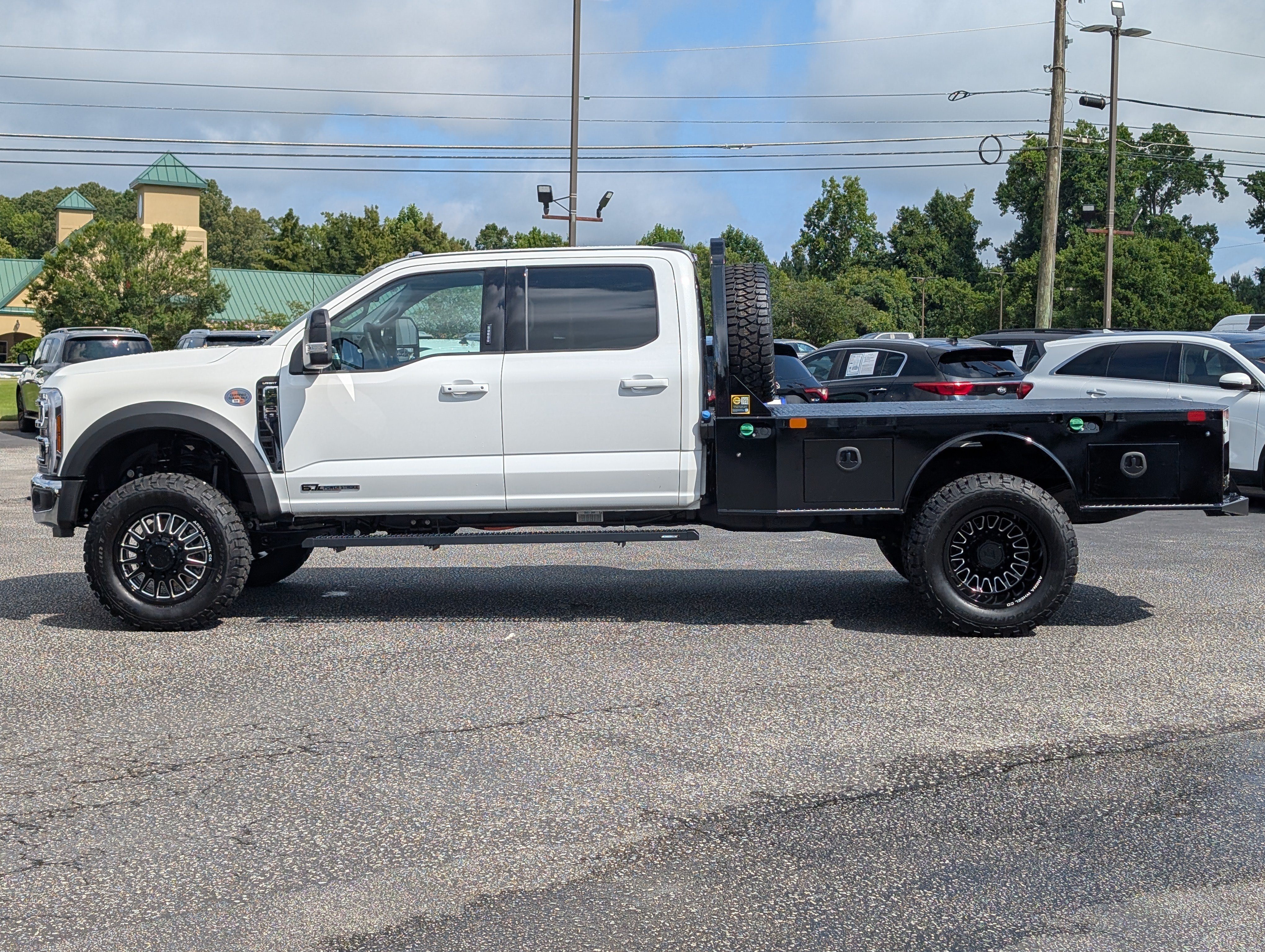 New 2026 Star White Metallic Tri-Coat FORD F-450® LARIAT® image 14