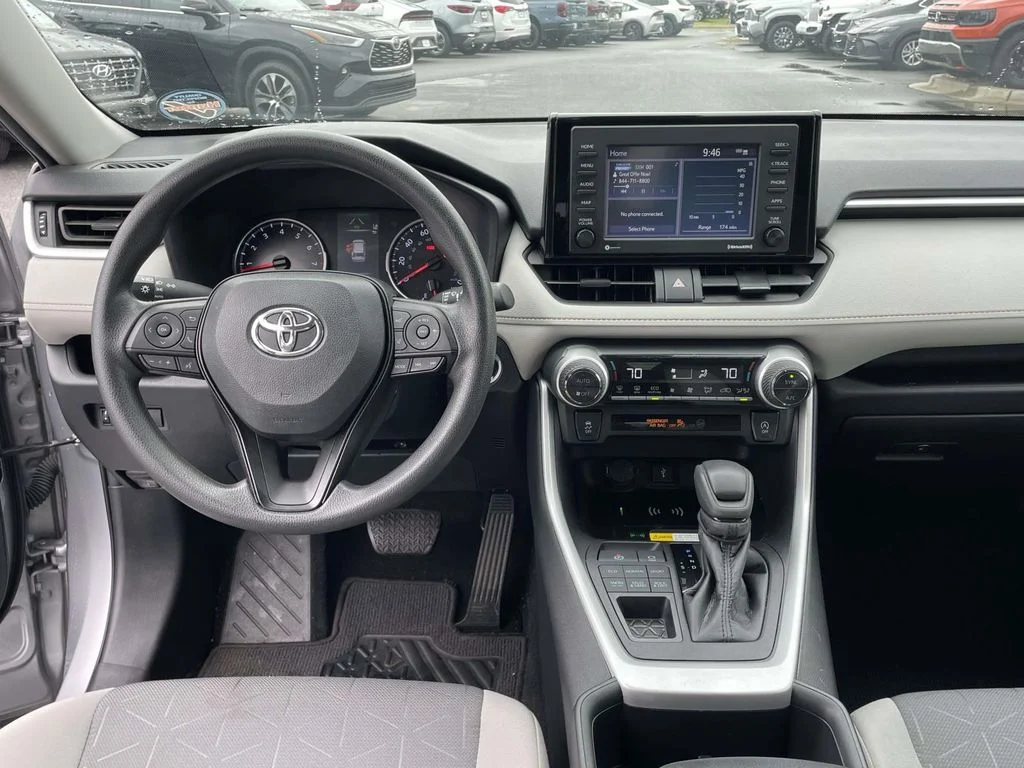 Used 2022 Silver Sky Metallic Toyota XLE image 4