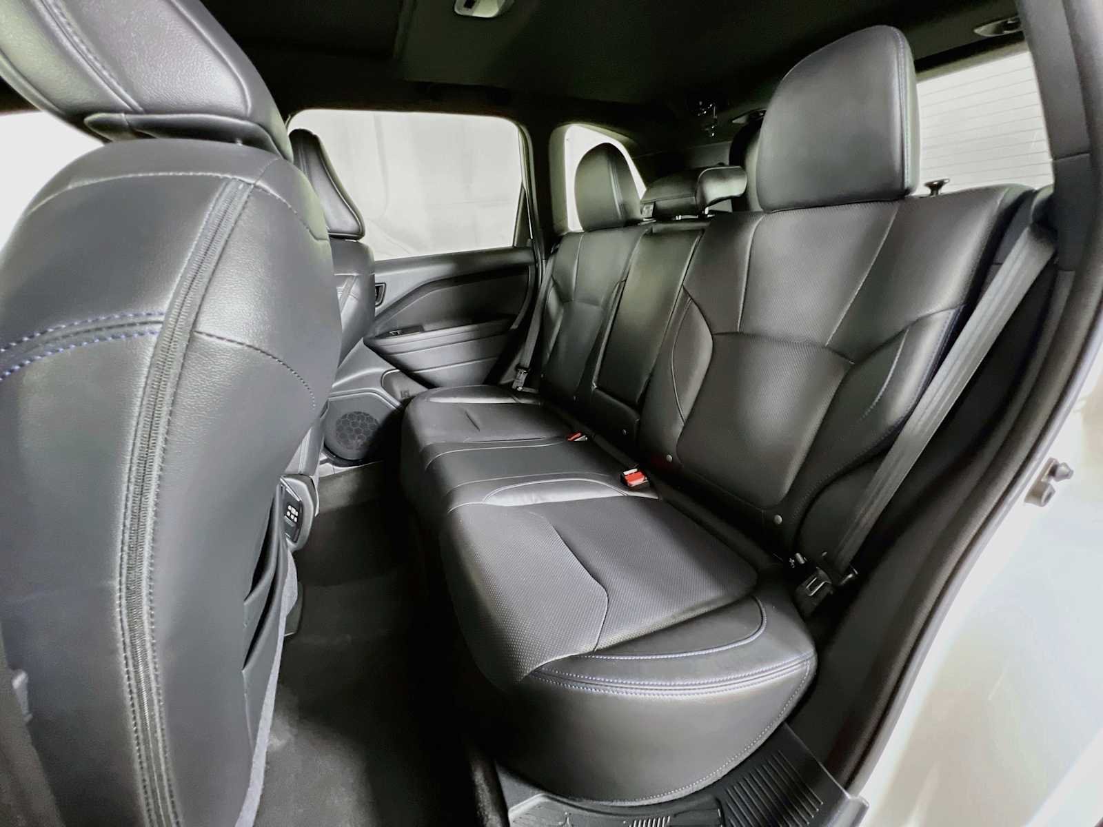 Used 2025 Crystal White Pearl Subaru Limited image 26
