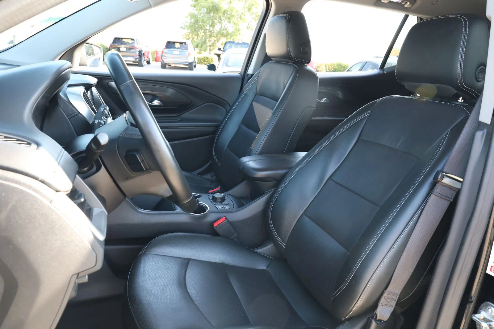 Used 2024 Black GMC SLT image 27