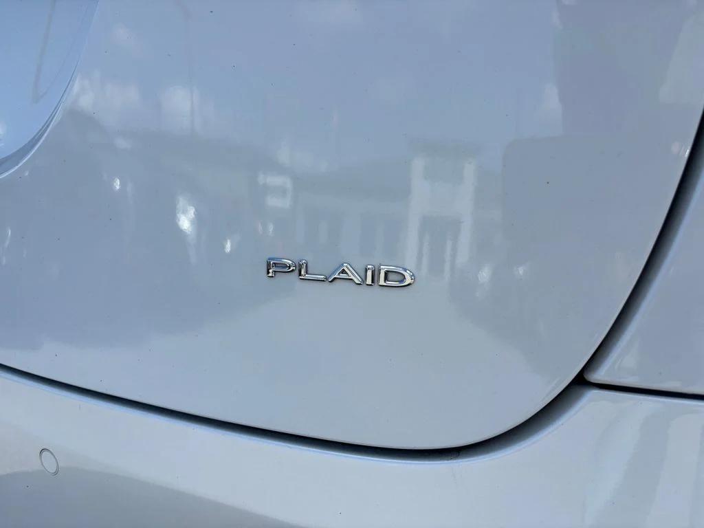 Used 2022 White Tesla Plaid image 58