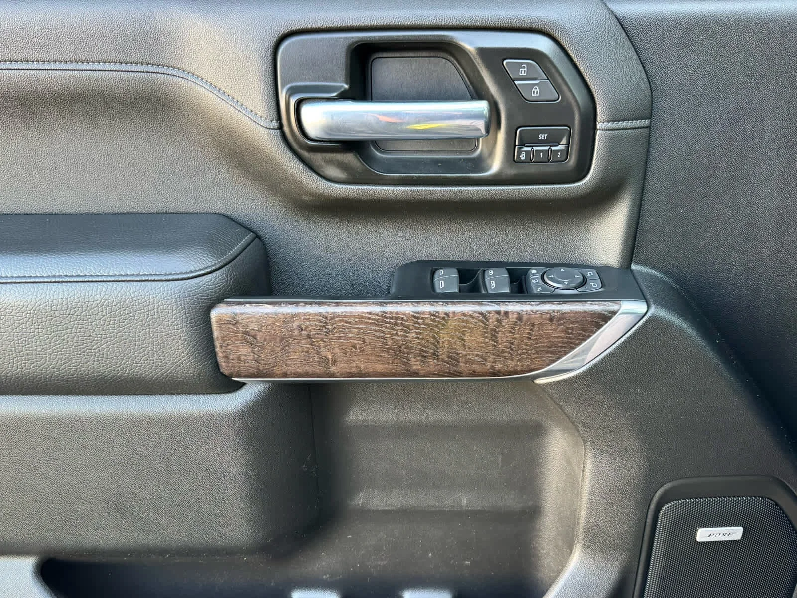 Used 2022 EBONY TWILIGHT METALLIC GMC Denali image 15