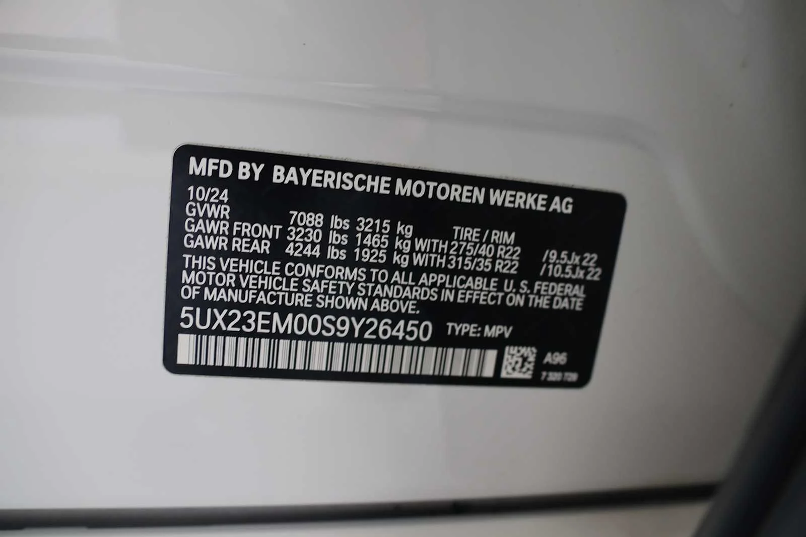 Certified Used 2025 Mineral White Metallic BMW xDrive40i image 29