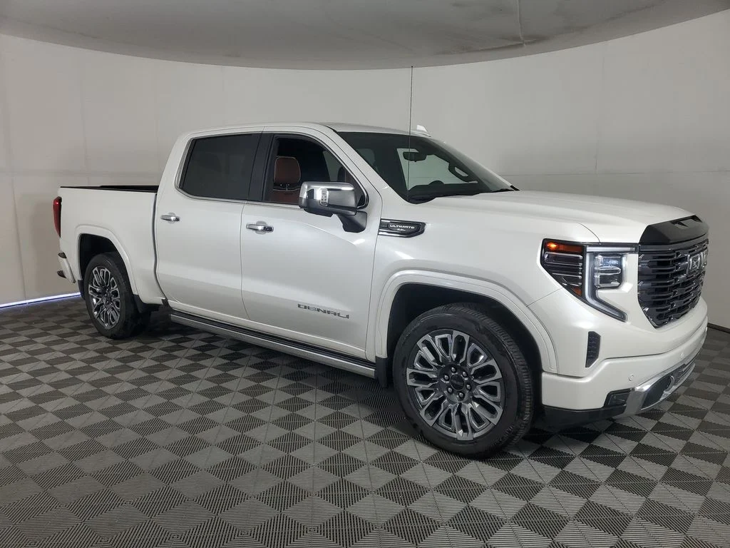 Used 2025 White GMC Denali Ultimate image 2