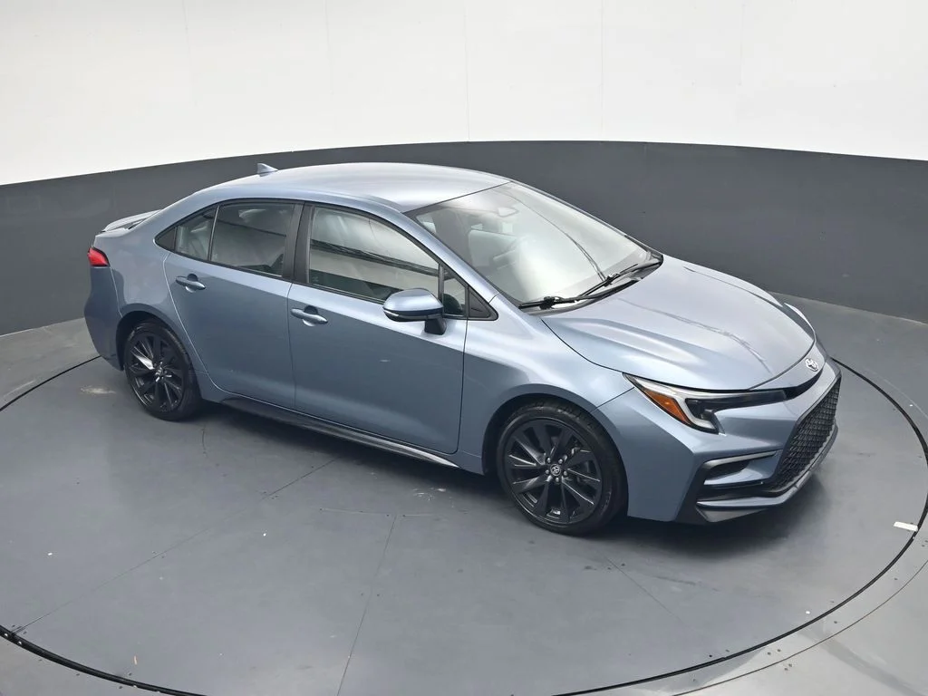Used 2023  Toyota SE image 17