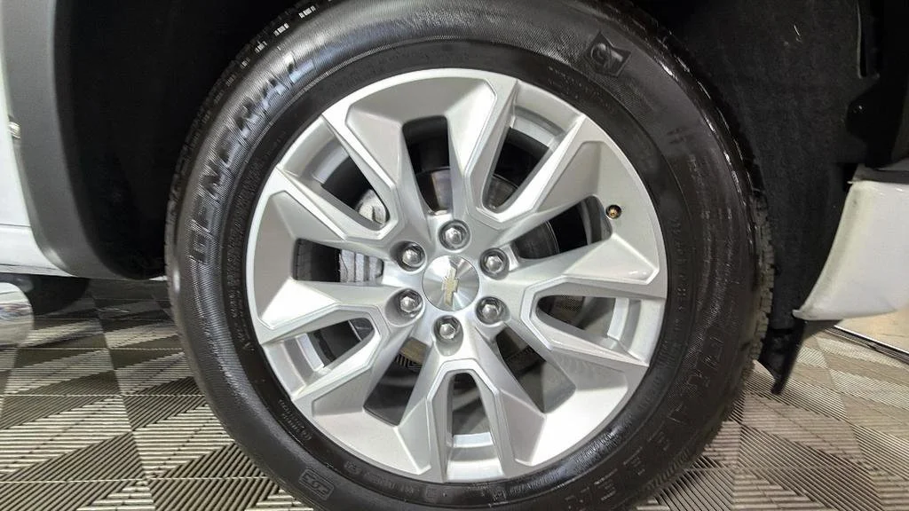 Used 2024 Summit White Chevrolet Custom image 36