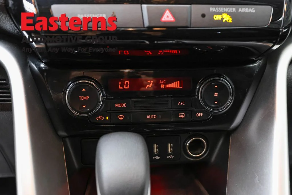 Used 2024 Black Mitsubishi LE image 19