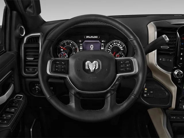 Used 2017 Silver Ram Laramie image 8