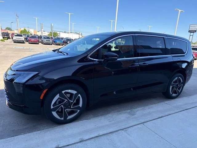 New 2027 Black Chrysler Limited image 9