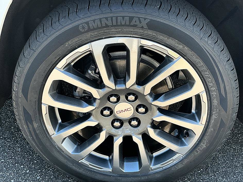 Used 2021 Summit White GMC Denali image 9