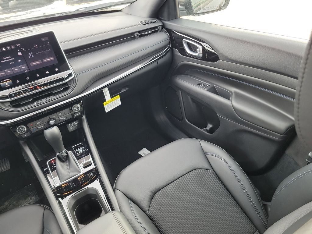 New 2026 Fathom Blue Pearl Coat Jeep Latitude image 37