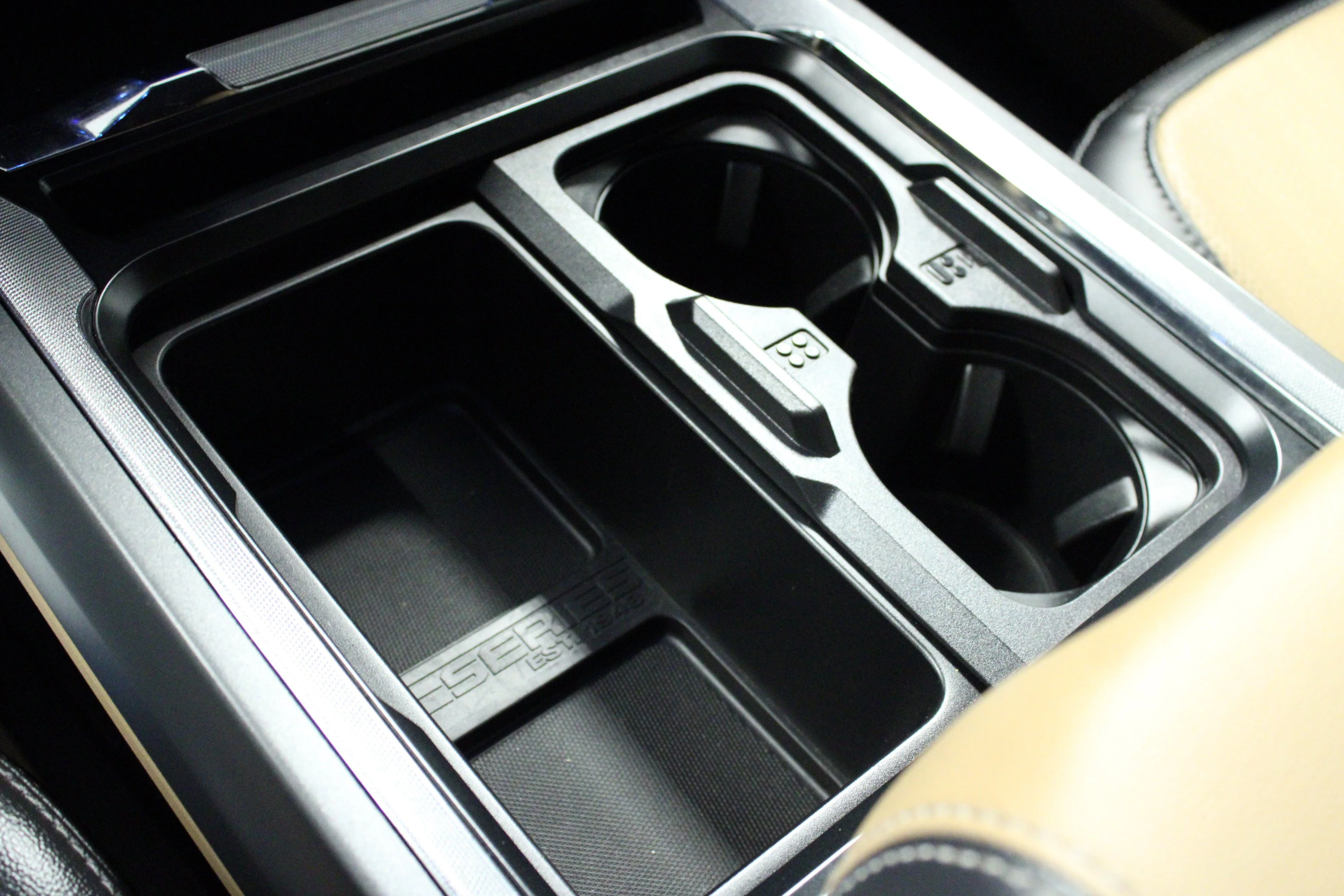 Used 2025 Carbonized Gray Metallic Ford LARIAT image 24