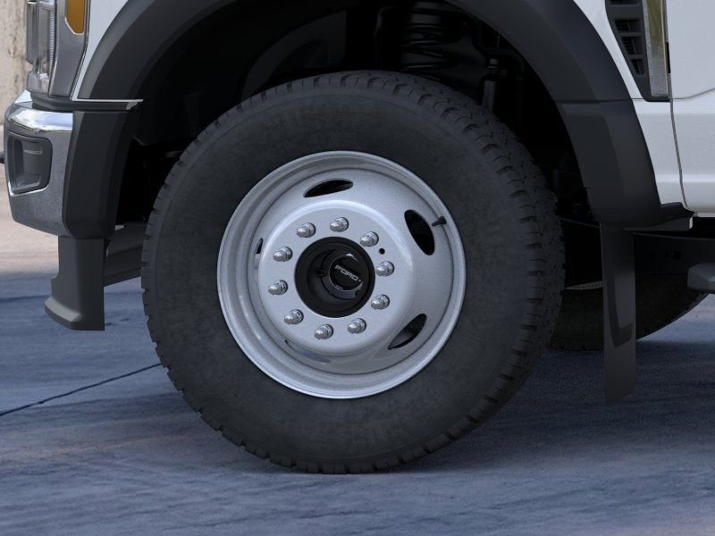 New 2026 Oxford White Ford F-550® XL image 19