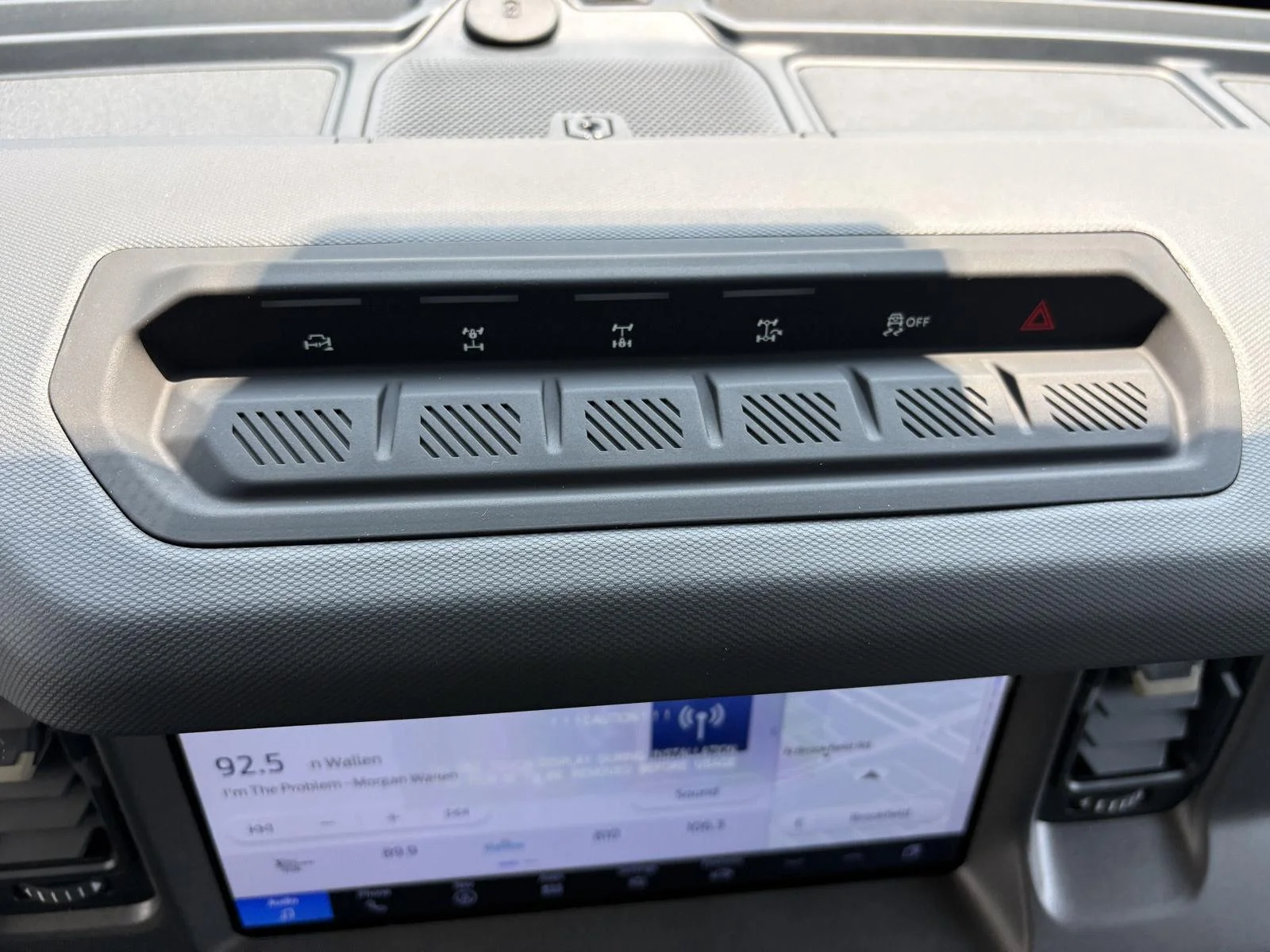 New 2026 Avalanche Gray Ford Badlands® image 10