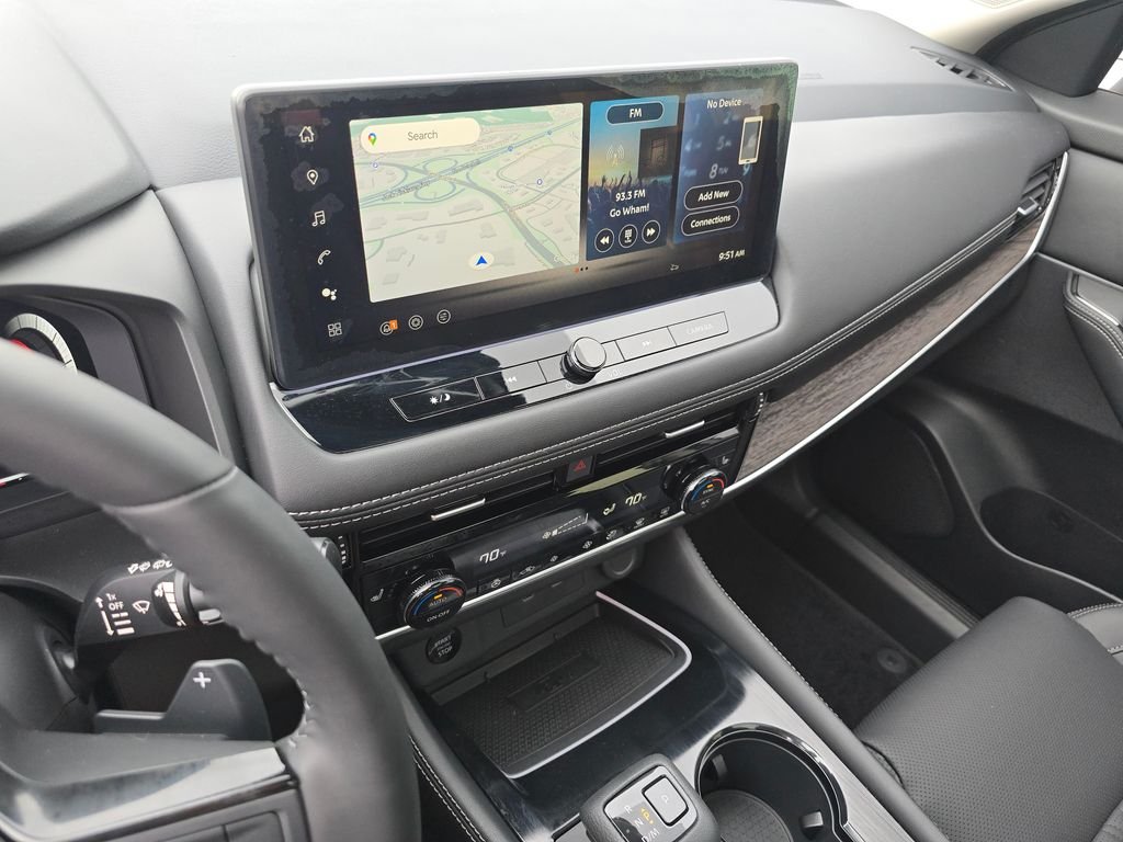 Used 2025 Gray Nissan Platinum image 26