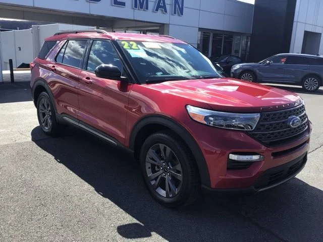 2022 Ford Explorer XLT 4WD's photo