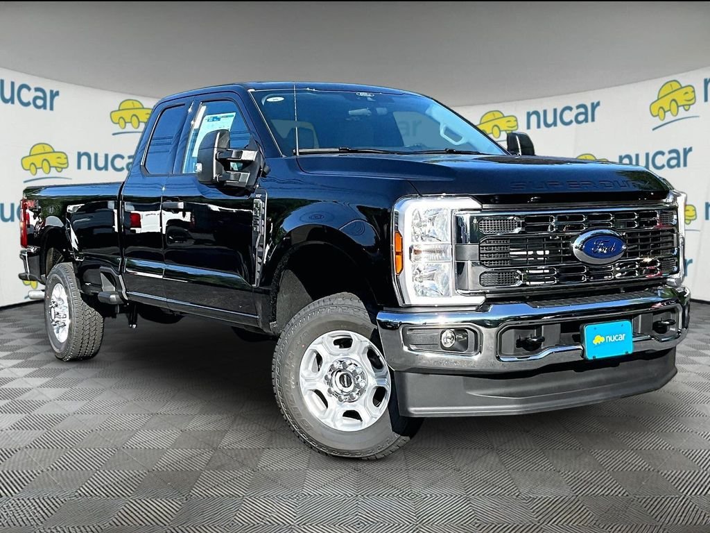 New 2026 Agate Black Metallic Ford XLT image 1