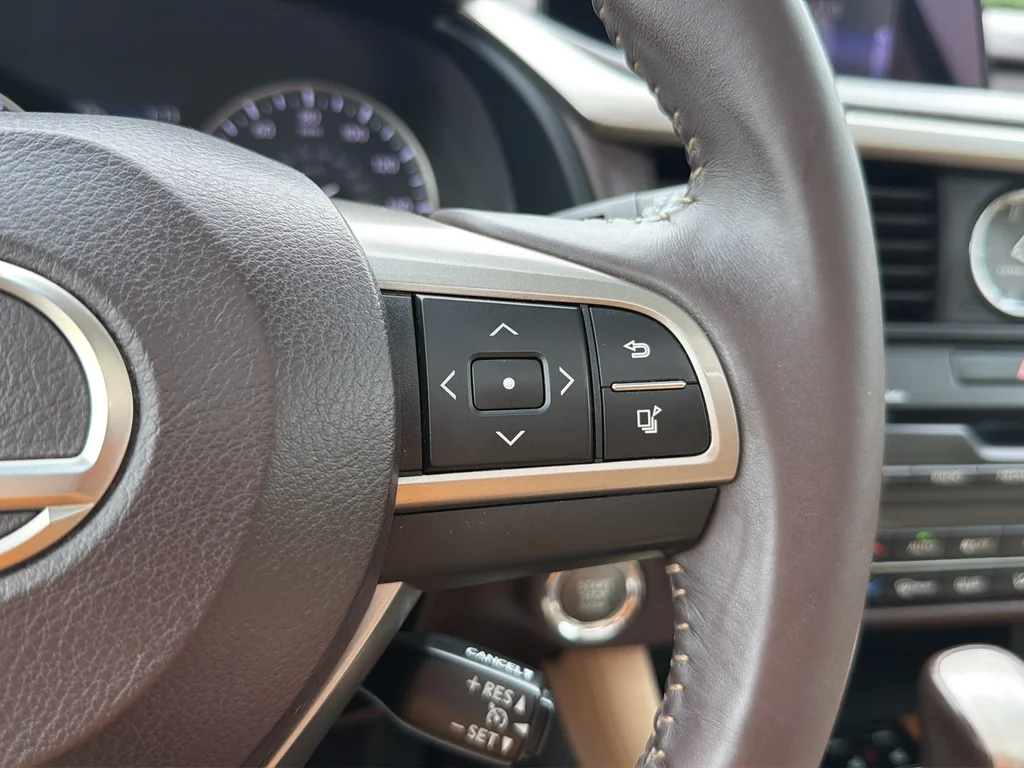 Used 2016 Blue Lexus 350 image 17