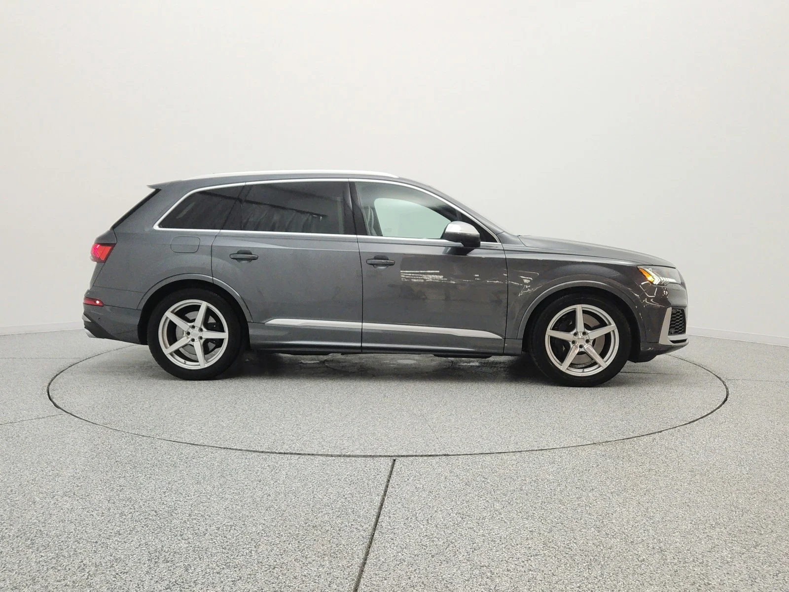 Used 2022 Daytona Gray Pearl Effect Audi Premium Plus image 4