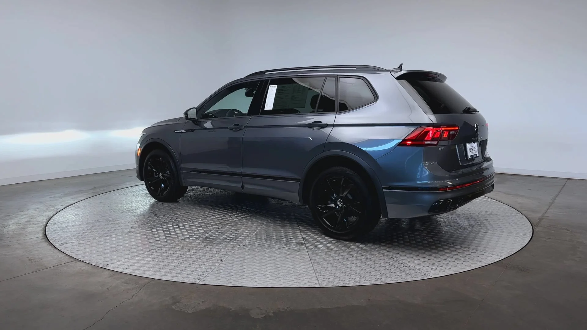 Used 2024 Platinum Gray Metallic Volkswagen SE R-Line Black image 6