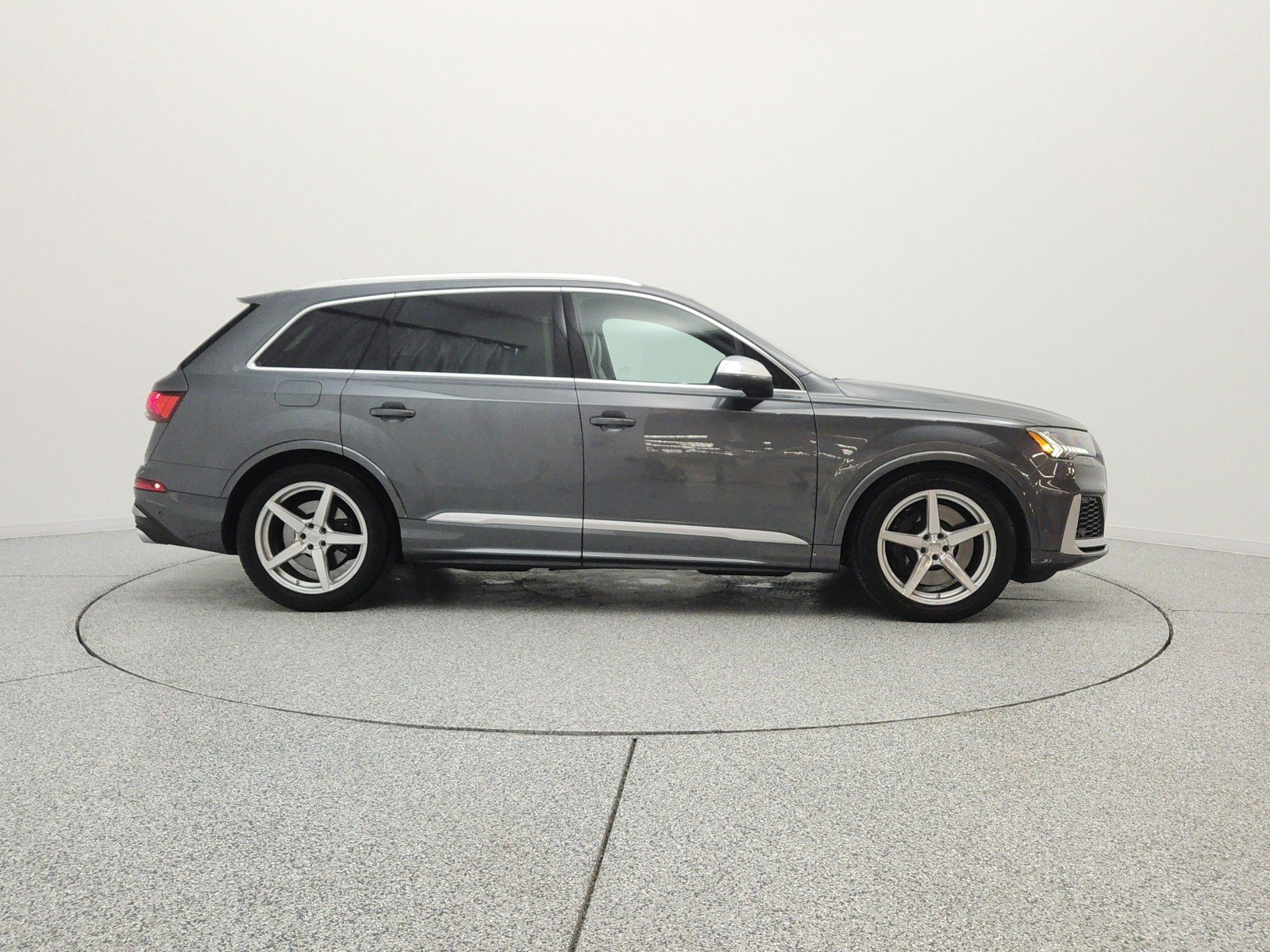 Used 2022 Daytona Gray Pearl Effect Audi Premium Plus image 4