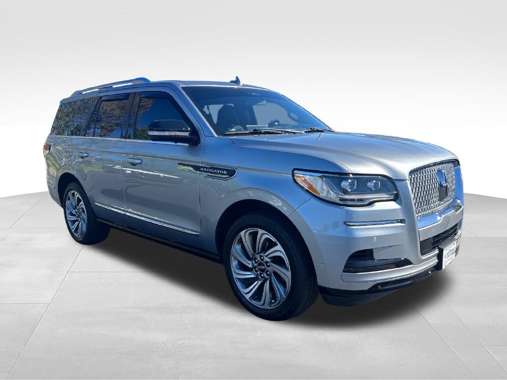 Used 2022 Silver Lincoln Reserve image 7