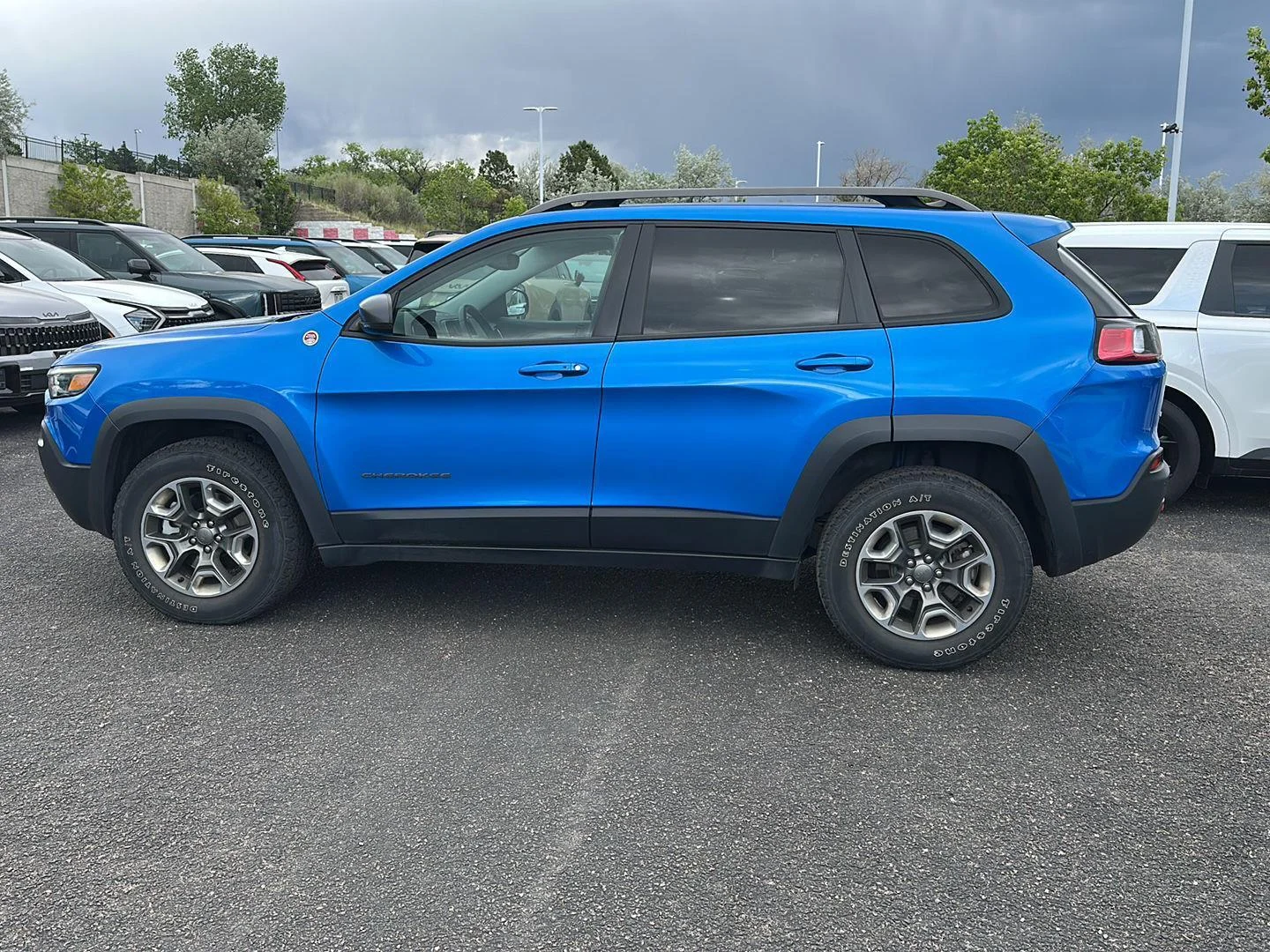 Used 2019 Hydro Blue Pearlcoat Jeep Trailhawk image 6