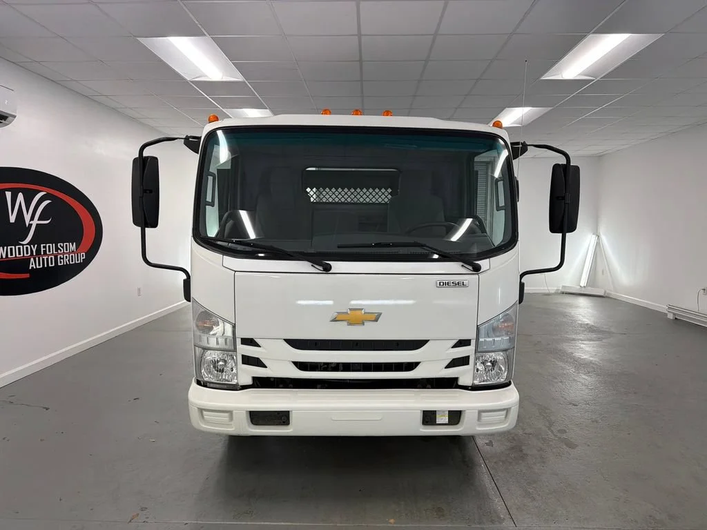 Used 2021 ARC WHITE Chevrolet BASE image 2