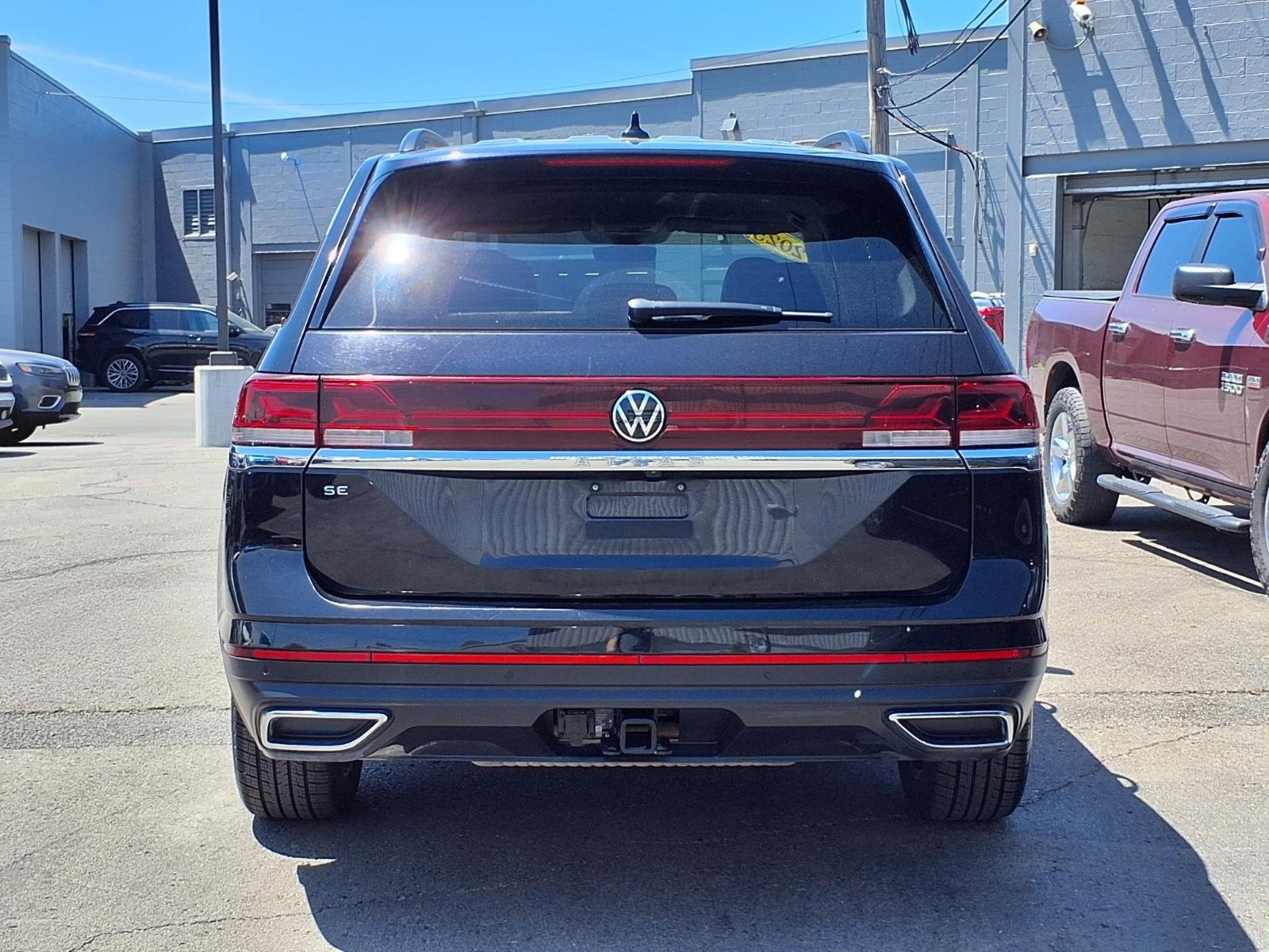 Certified Used 2025  Volkswagen SE image 22