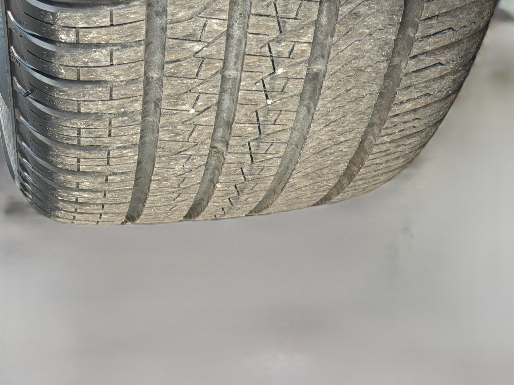 New 2027 Ostuni Pearl White LAND ROVER SE image 43