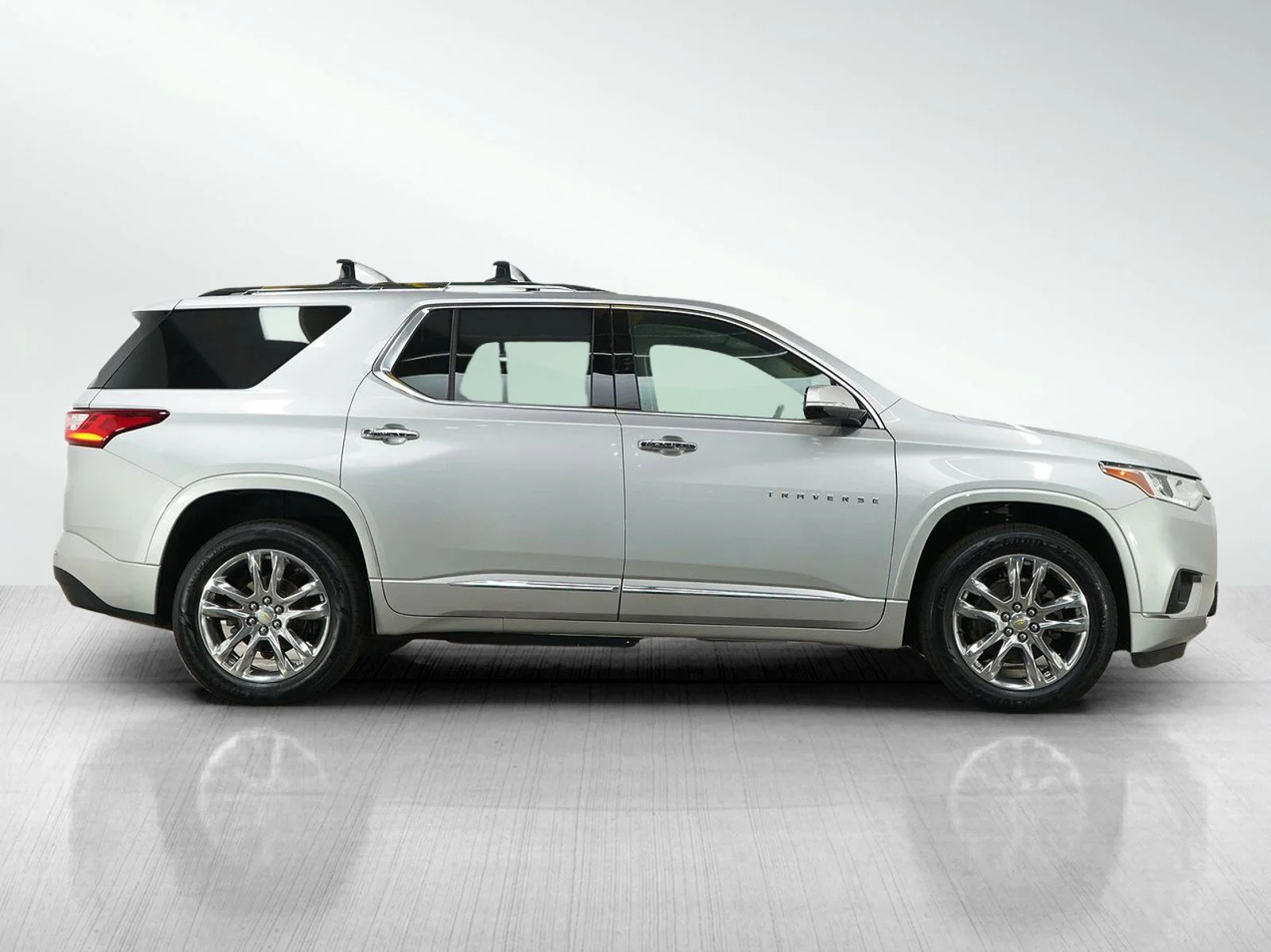 Used 2020 Silver Ice Metallic Chevrolet High Country image 6