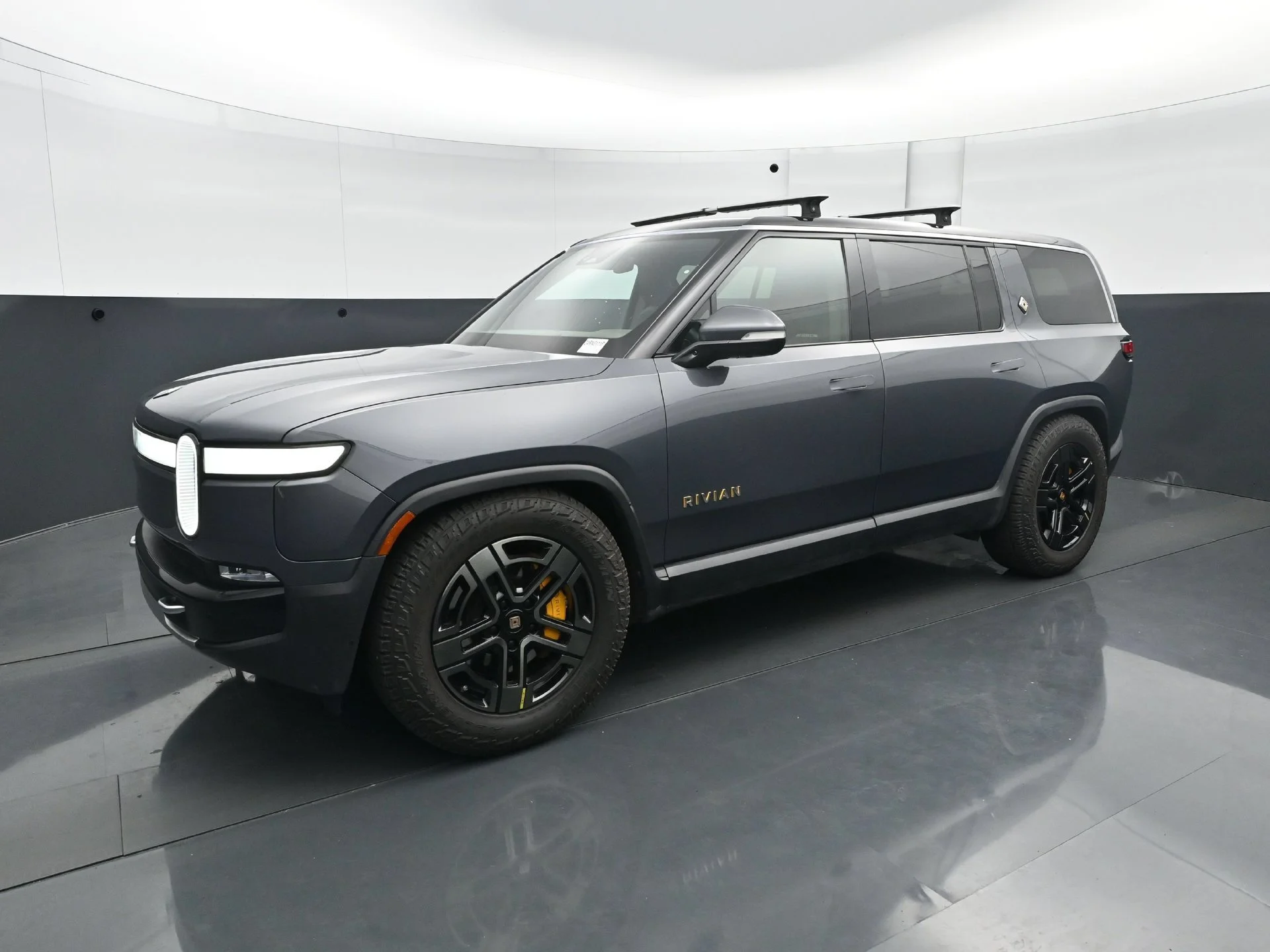 Used 2023 Rivian R1S Adventure with VIN 7PDSGABA0PN015362 for sale in Wayzata, MN