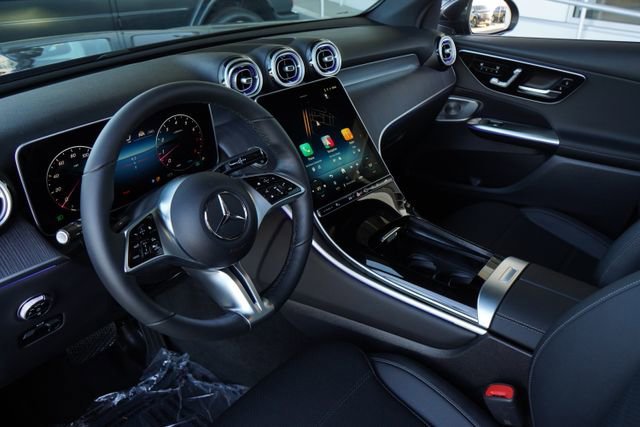 New 2026 Graphite Grey Metallic Mercedes-Benz GLC 300 image 31